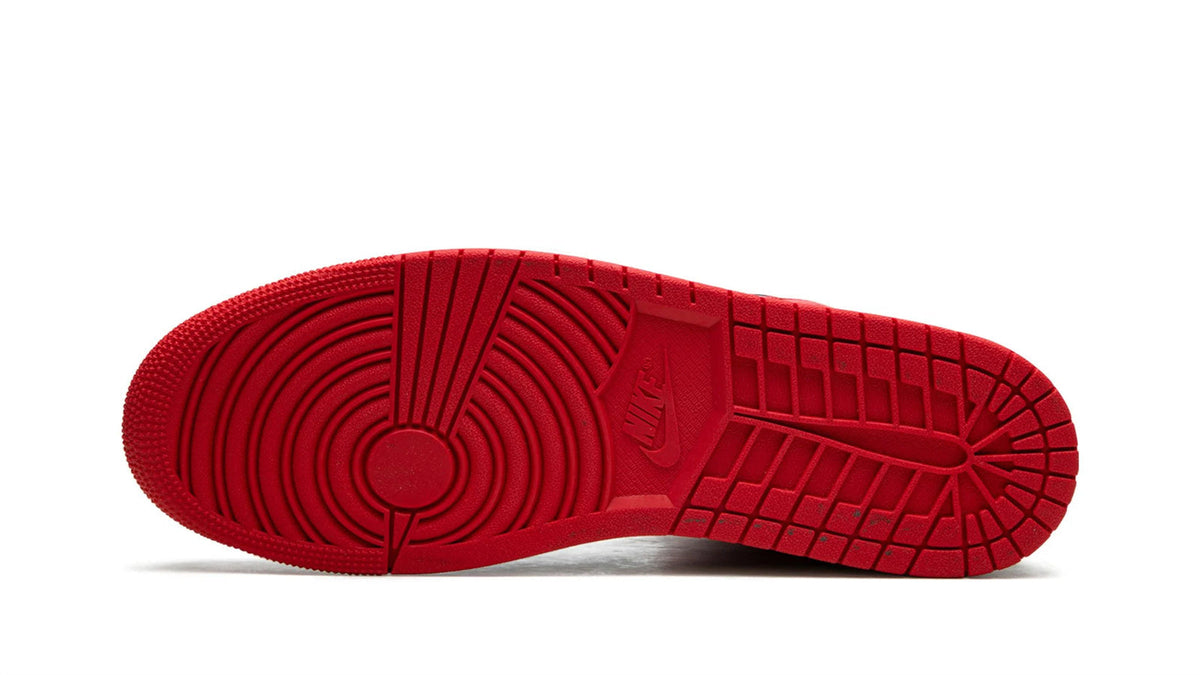 Air Jordan 1 Mid "Alternate Bred" - image 5