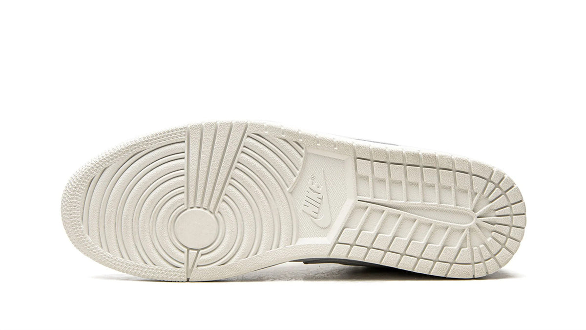 Air Jordan 1 Low "Paris" - image 5