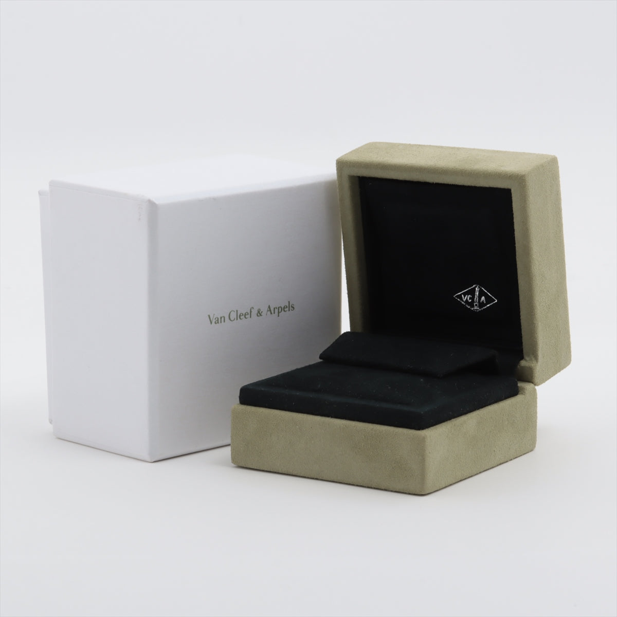 Van Cleef & Arpels Sweet Alhambra Mother of Pearl Piercing Earrings - photo 6