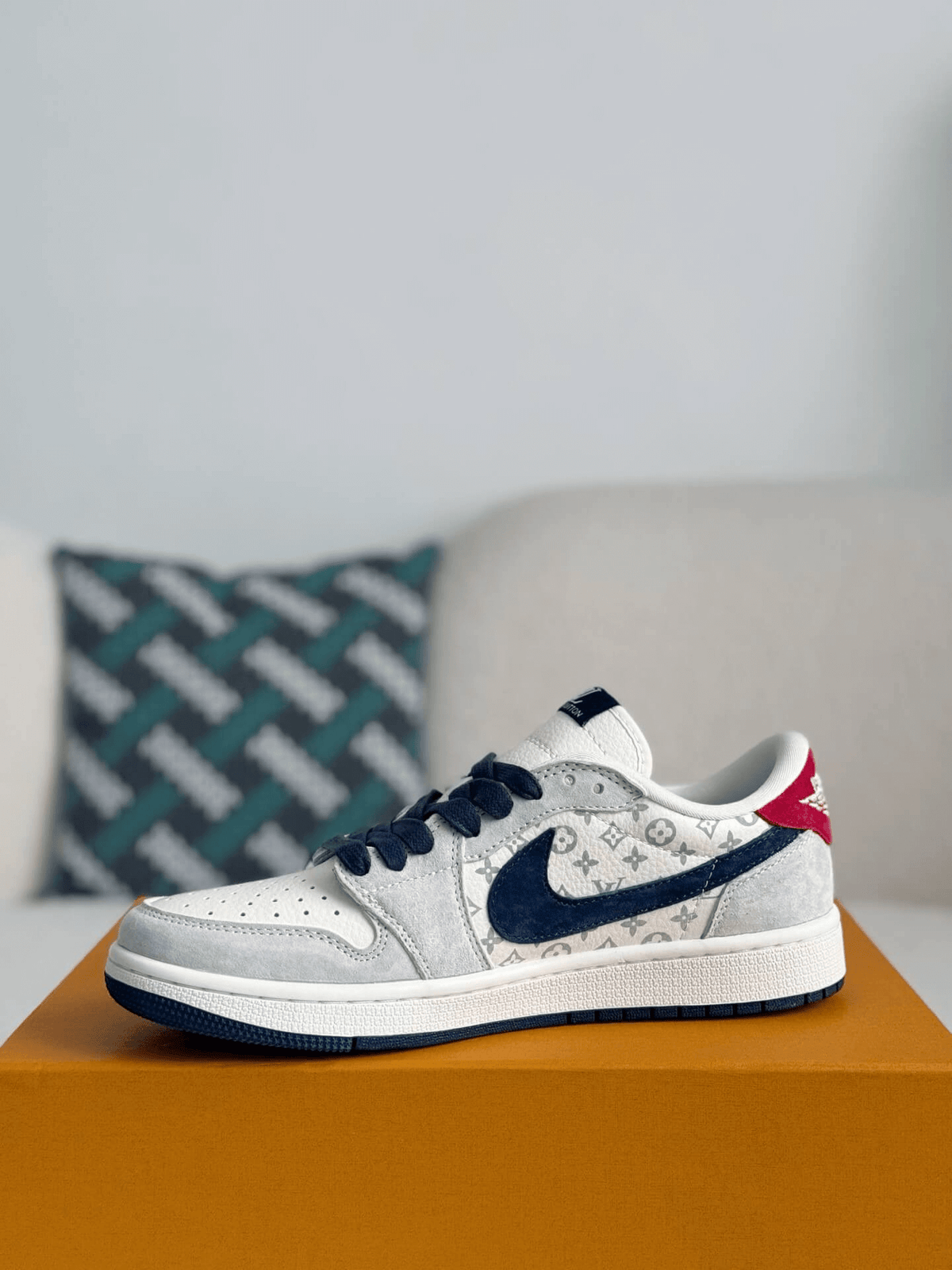 Louis Vuitton x Nike SB Dunk Low White Monogram Navy Red - image 10