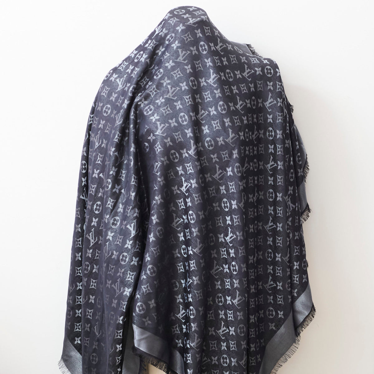 Louis Vuitton Monogram Shine Scarf Black/Silver - photo 5