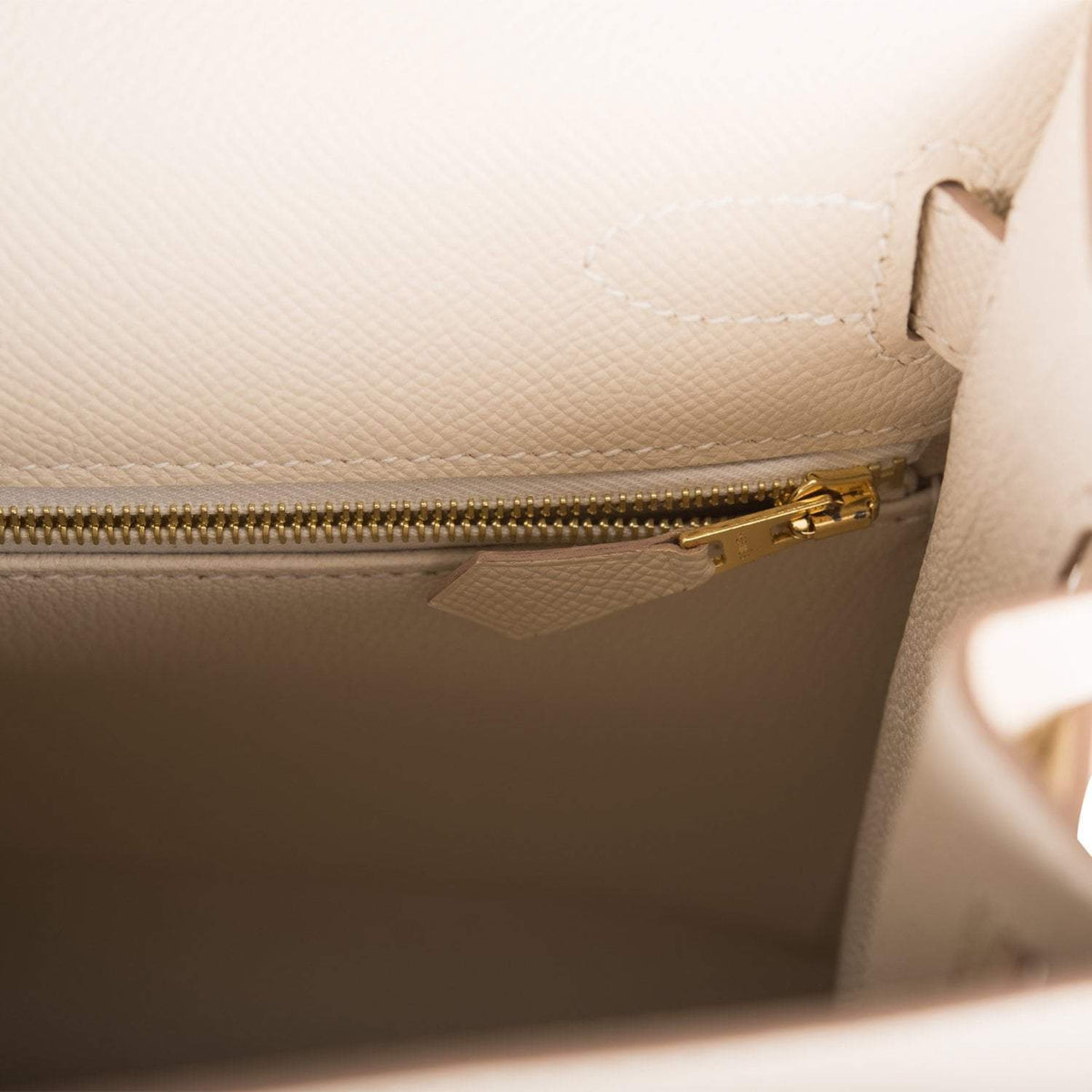 Hermes Craie Epsom Sellier Kelly 28cm Gold Hardware - image 8