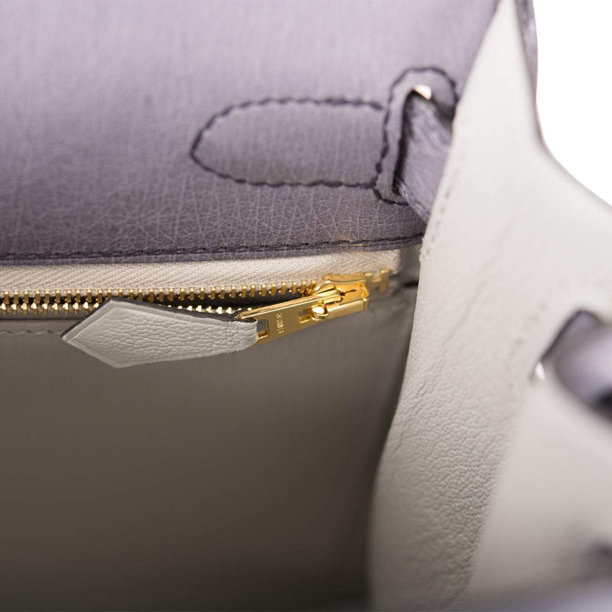 Hermes Kelly 28cm Bi-Color Gris Agate and Gris Perle Ostrich Sellier Brushed Gold Hardware - image 9