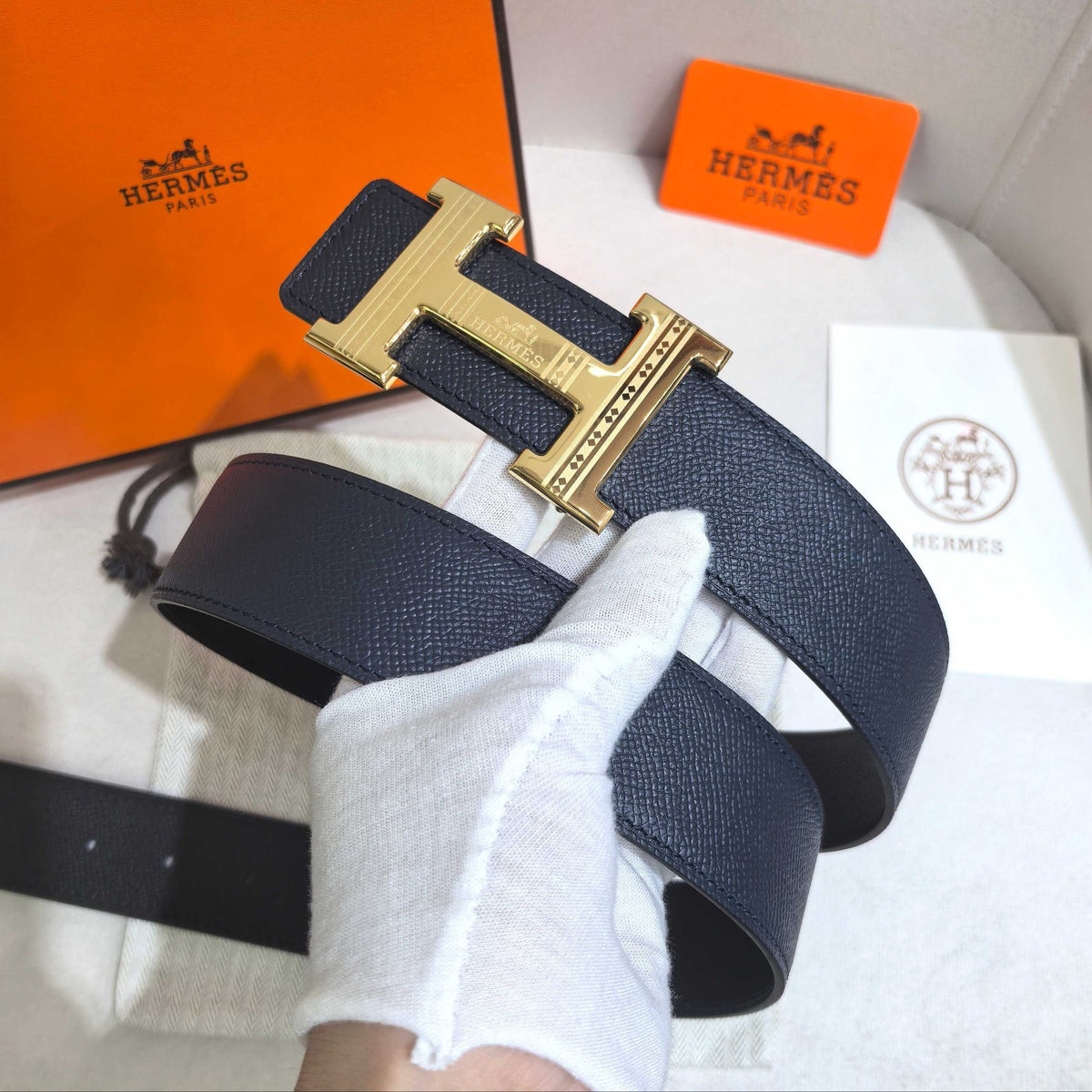 Hermès Black Reversible Leather Strap 32 mm Belt - Gold Guilloché H Buckle - photo 6