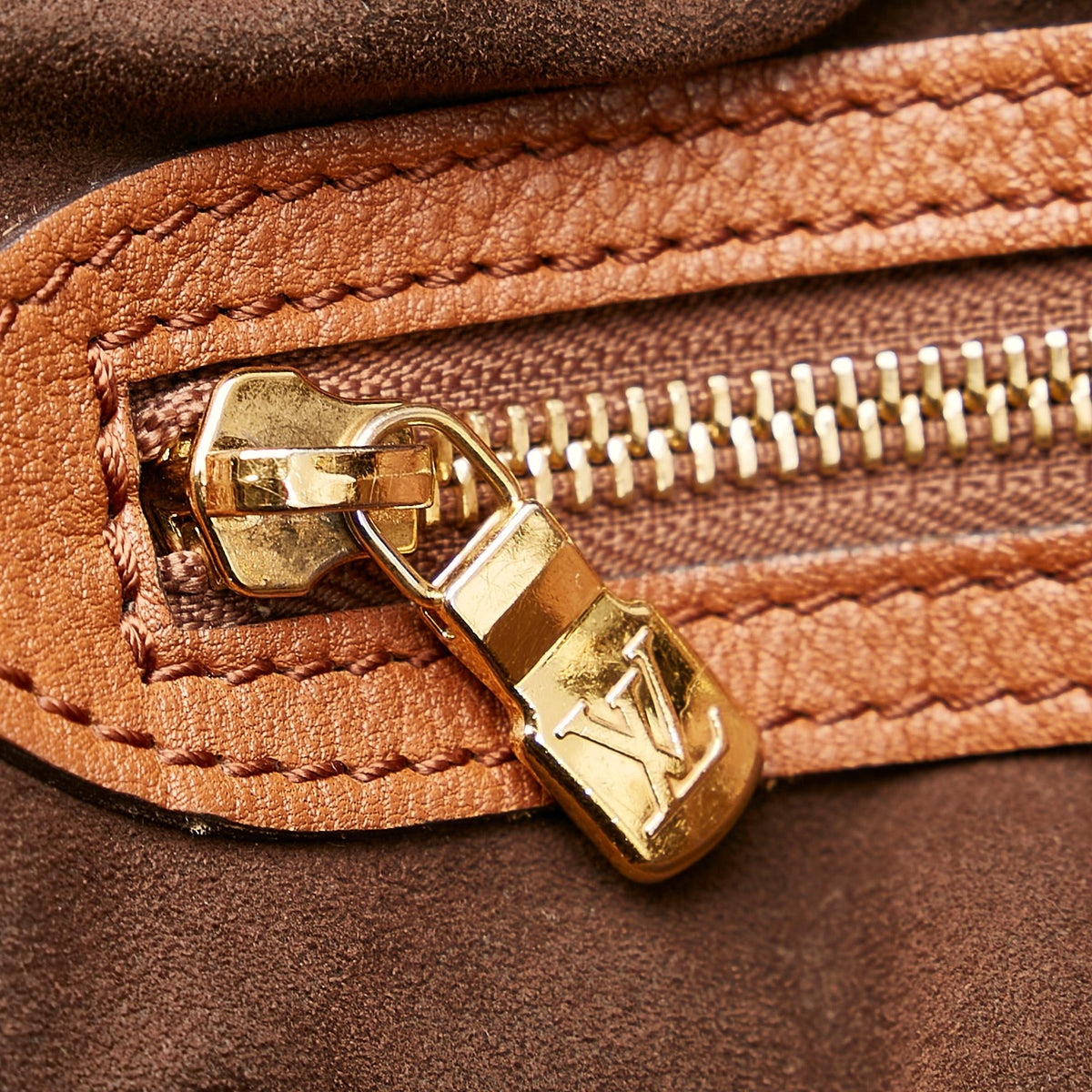 Louis Vuitton Mahina XL Hobo Bag - image 9