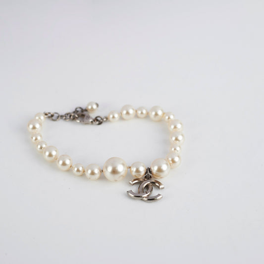 Chanel Pearl CC Bracelet (Costume Jewellery) - photo 2
