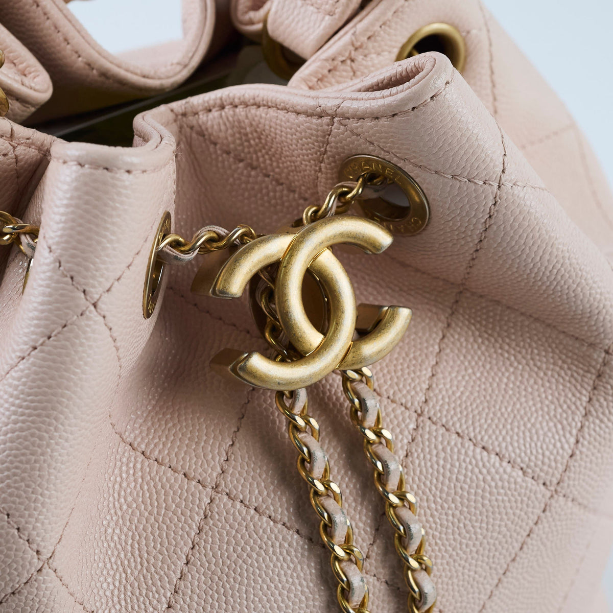 Chanel Caviar Drawstring Bucket Bag Light Pink 2020 - photo 10