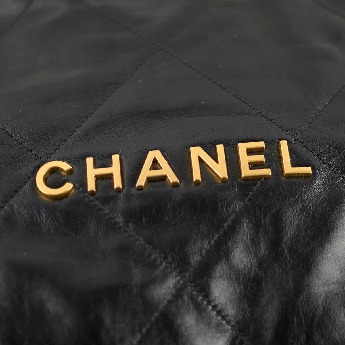 Chanel 22 Calfskin Large GHW Black Microchip - photo 21