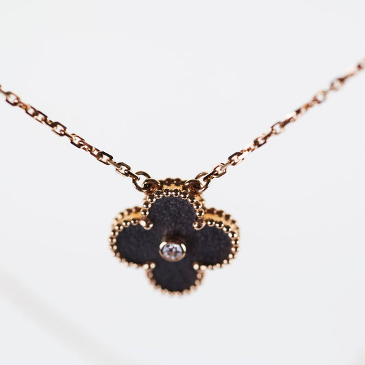 Van Cleef & Arpels Vintage Alhambra 2023 Obsidian Holiday Pendant - photo 2