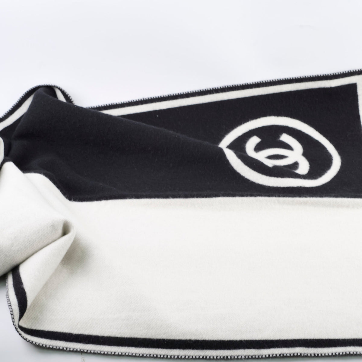 Chanel Thick Scarf - photo 10
