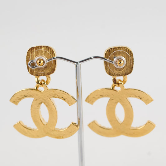 Chanel Faux Pearl Resin Gold CC Drop Earrings - photo 2