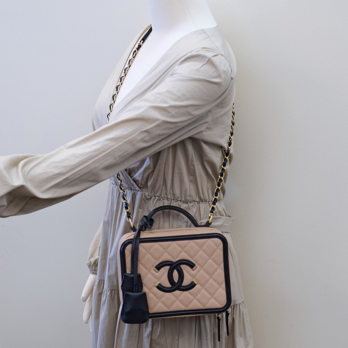 Chanel Filigree Black Beige - photo 15