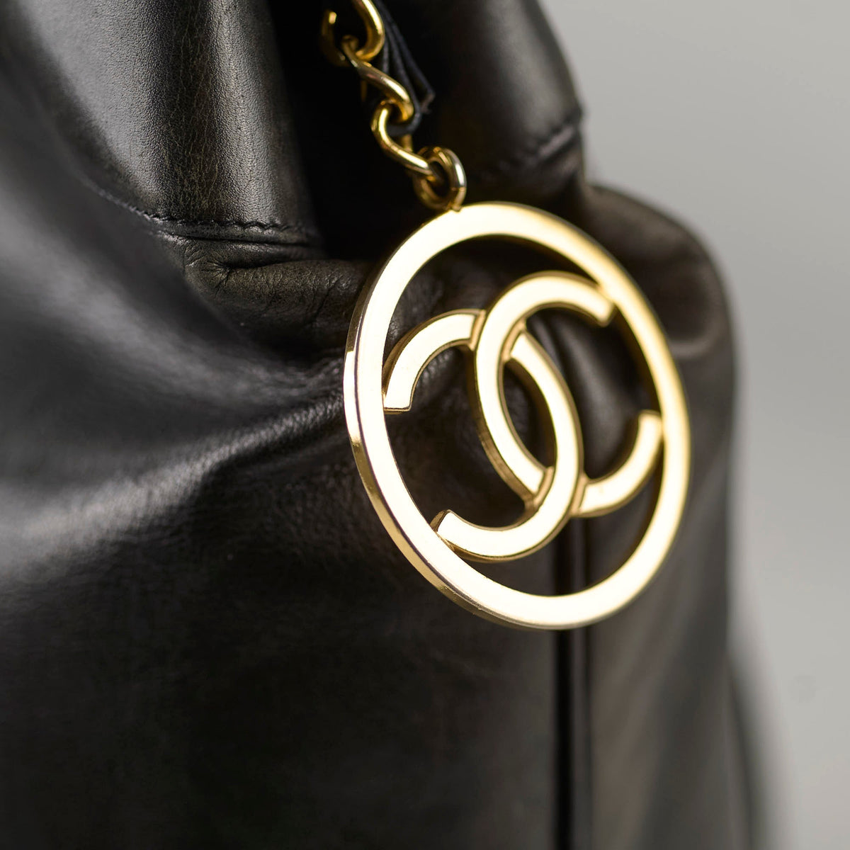Chanel Deca Coco Mark Black Vintage Tote - photo 22