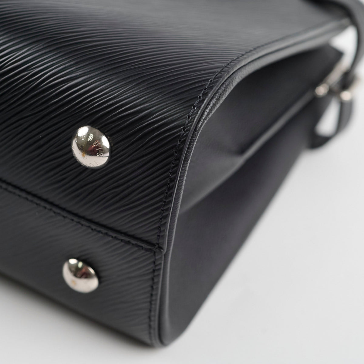 Louis Vuitton Epi Twist Tote Black - photo 16