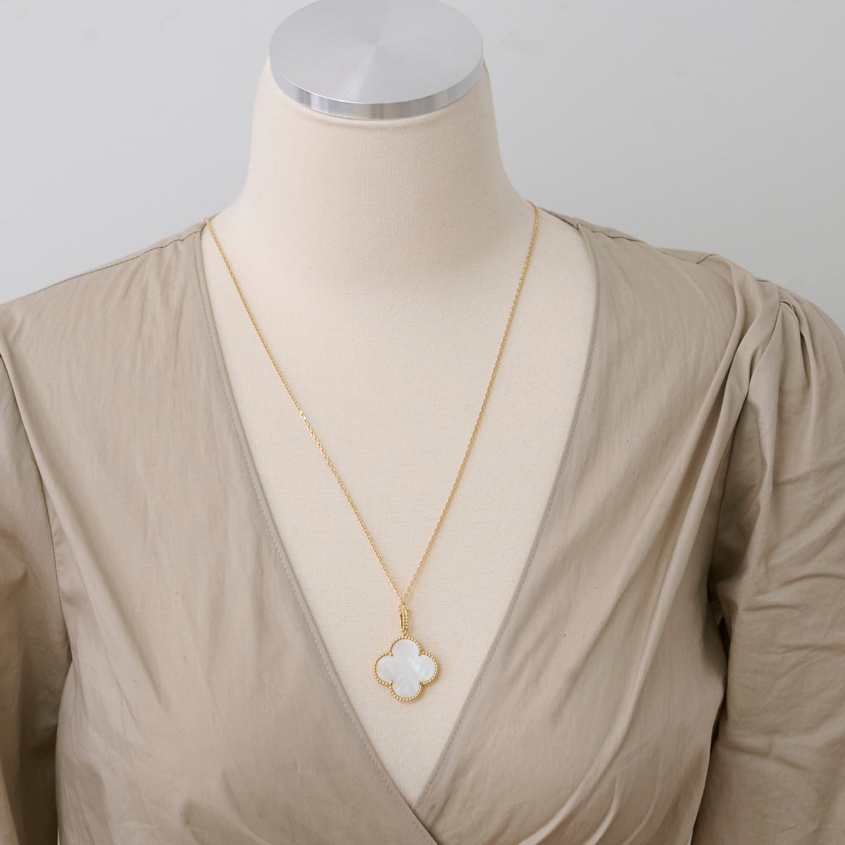 Van Cleef & Arpels Magic Alhambra Pendent Mother of Pearl MOP Necklace - photo 11