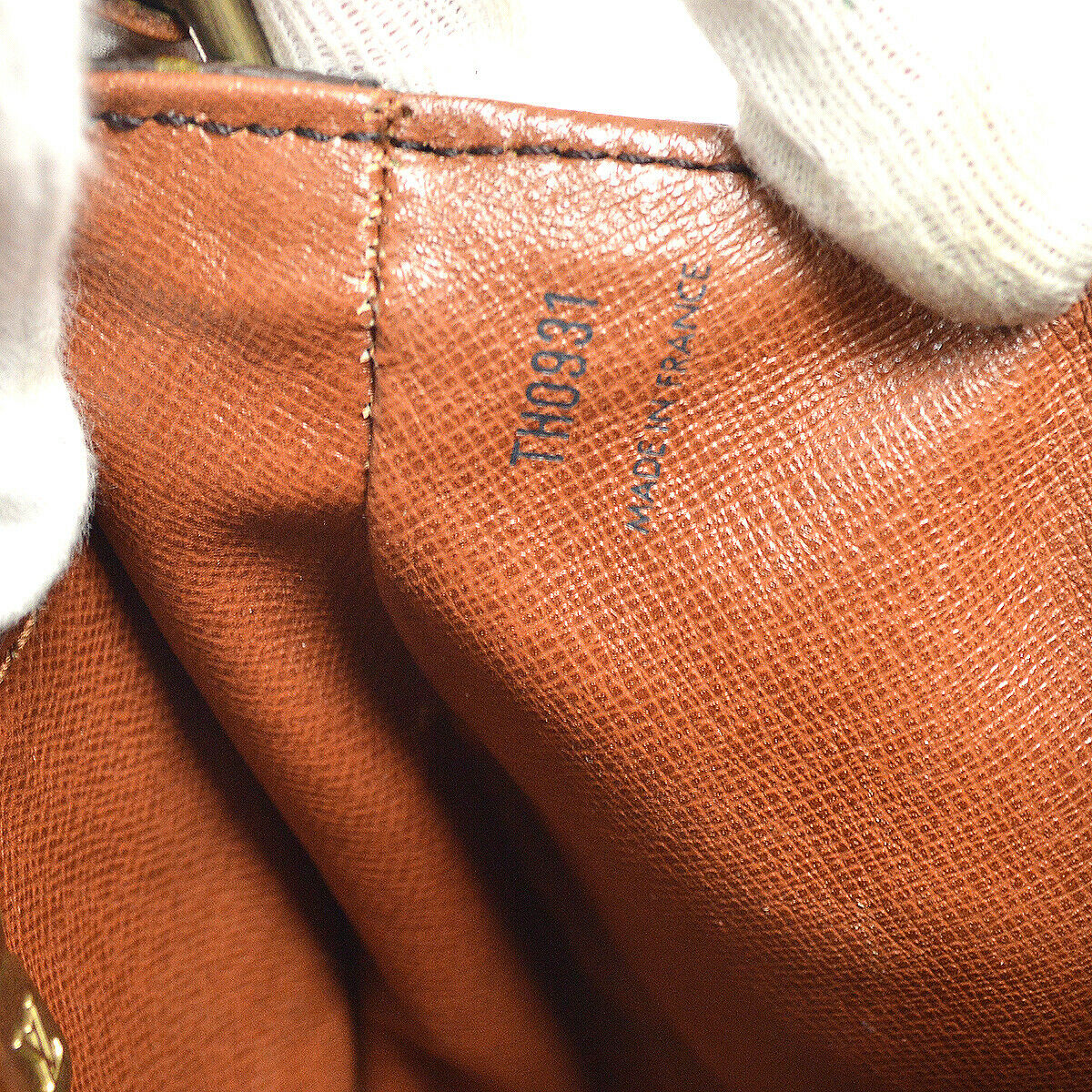 Louis Vuitton Chantilly Mm Cross Body - photo 12