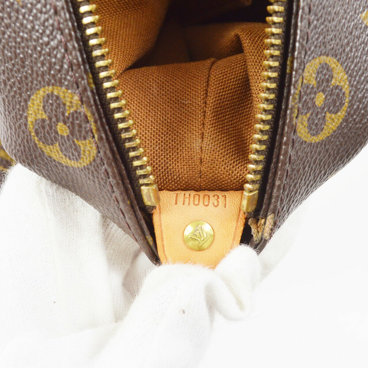 Louis Vuitton Cabas Mezzo Tote Bag - photo 12