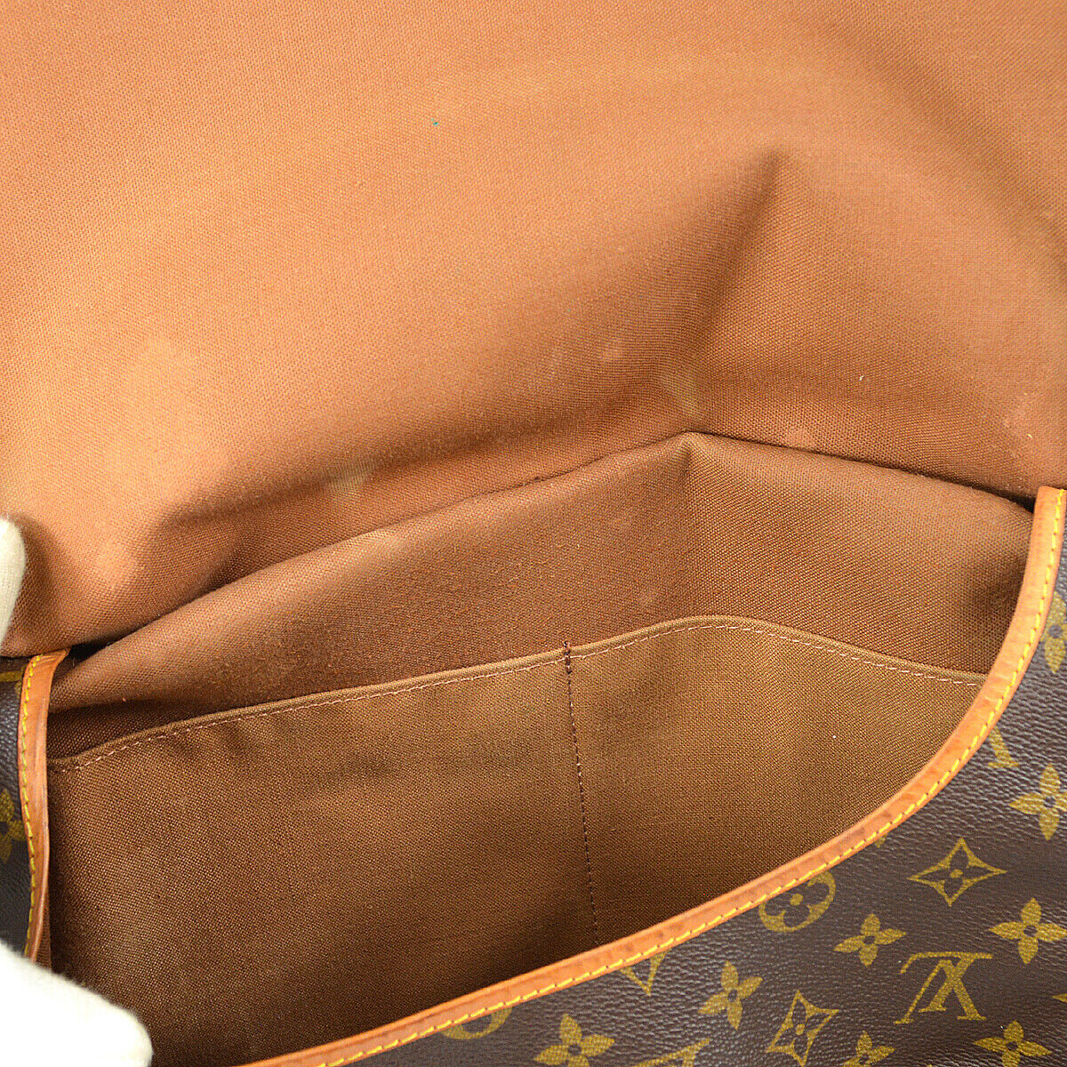 Louis Vuitton Saumur 35 Crossbody - image 11