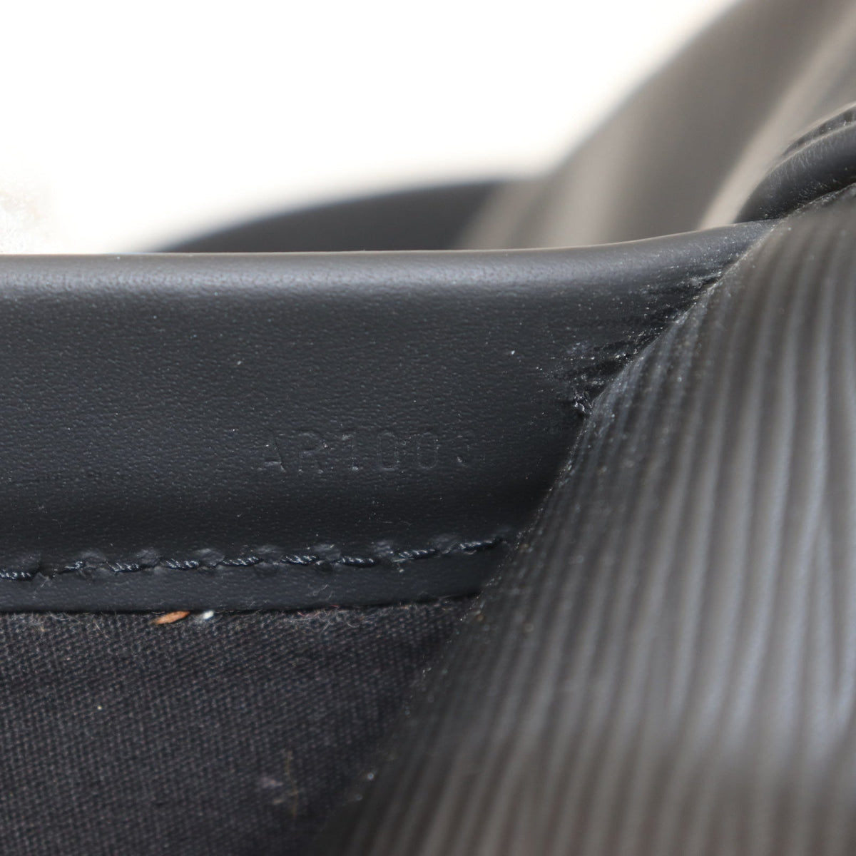 Louis Vuitton Travel Bag Black Epi - photo 9