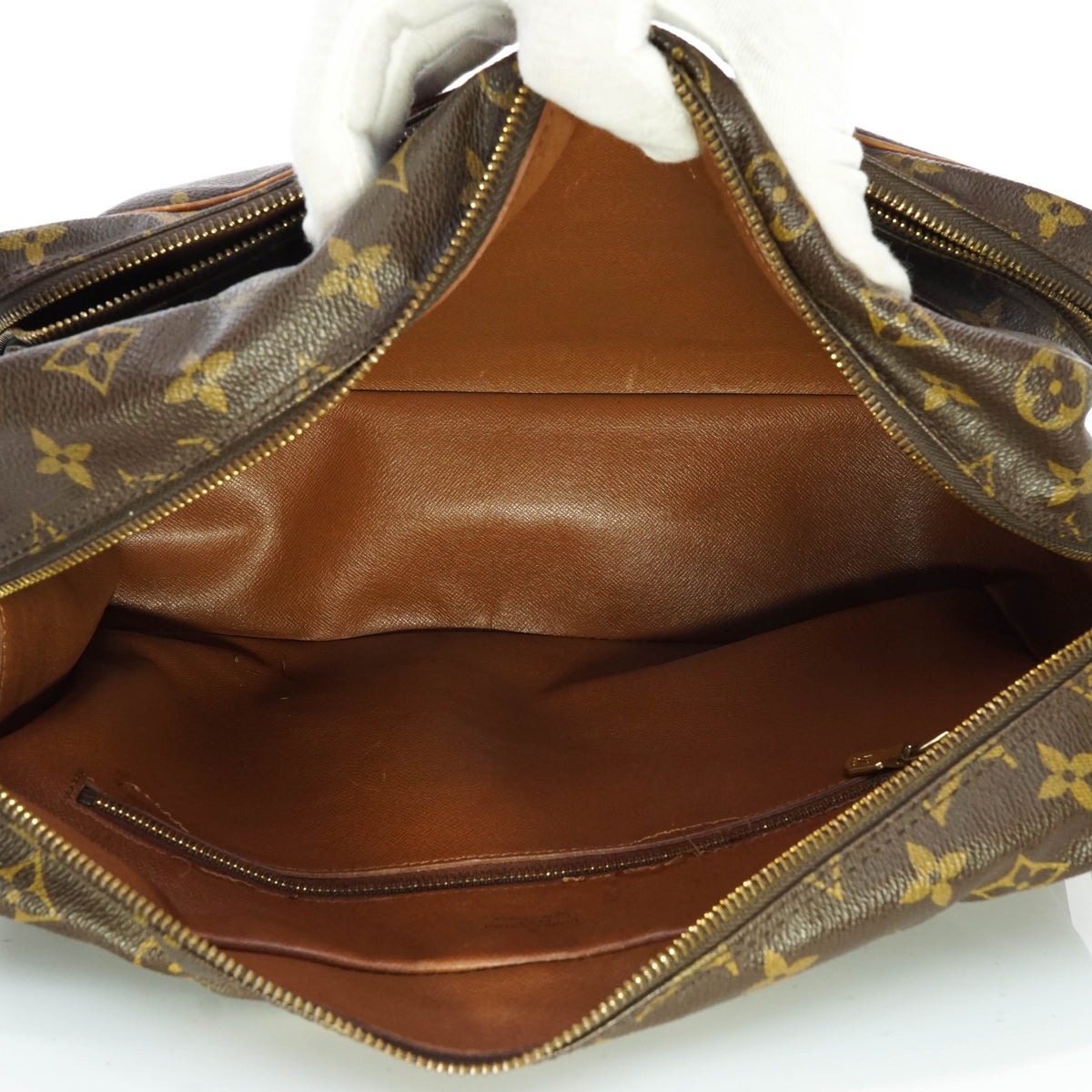 Louis Vuitton Nile Gm Crossbody Bag - image 7