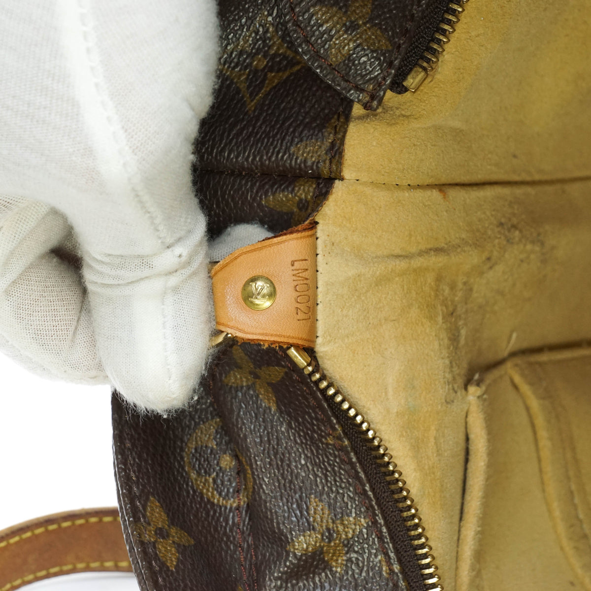 Louis Vuitton Luco Tote Bag - image 8