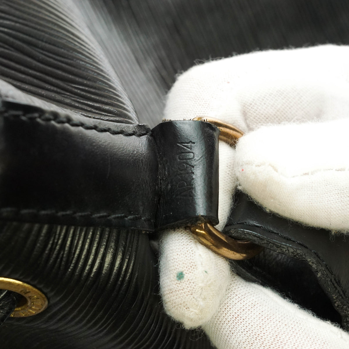Louis Vuitton Noe Shoulder Bag Epi - image 8
