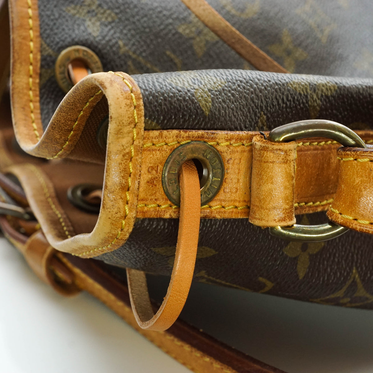 Louis Vuitton Noe Shoulder Bag - photo 8