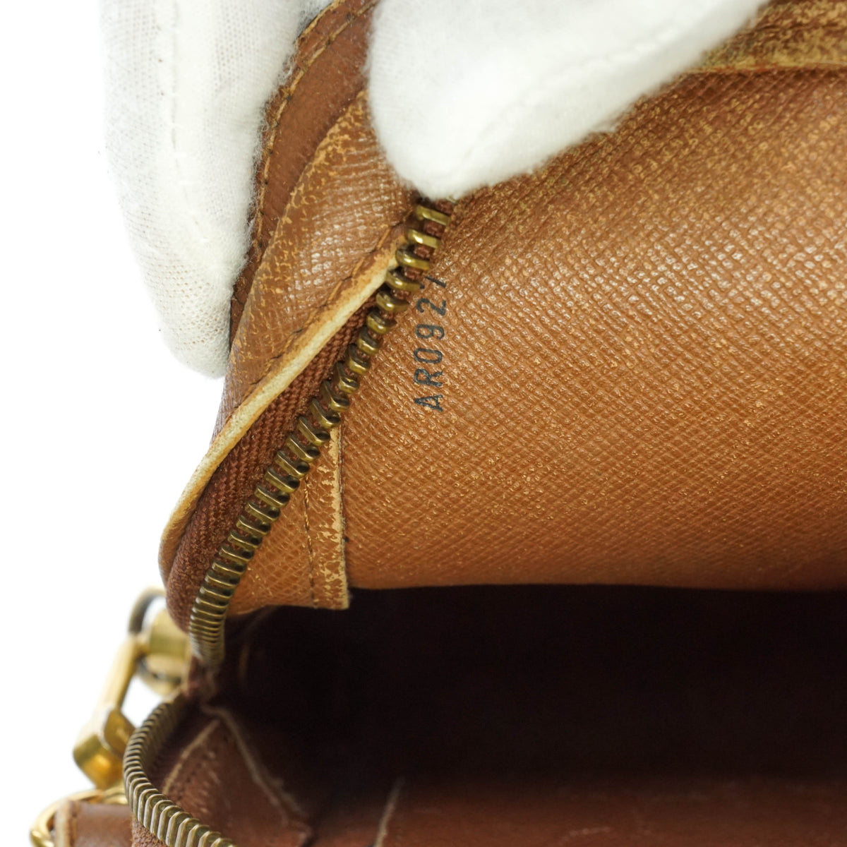 Louis Vuitton Orsay Clutch Bag - photo 10