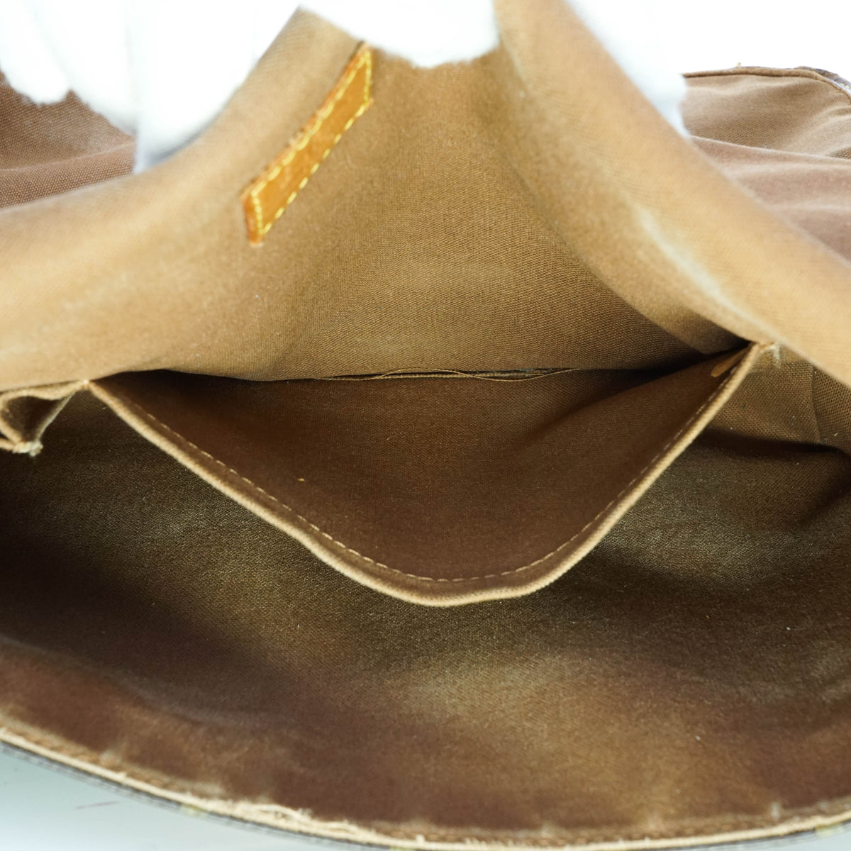 Louis Vuitton Bosphore Gm Messenger - photo 9
