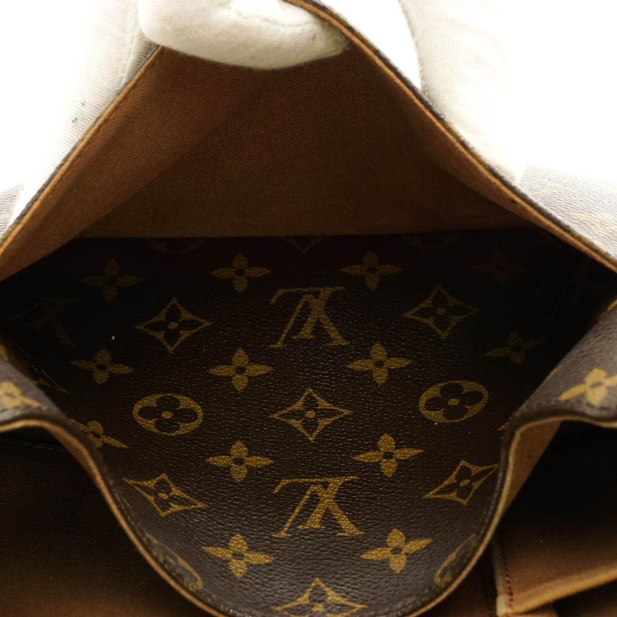 Louis Vuitton Bosphore Messenger - photo 9