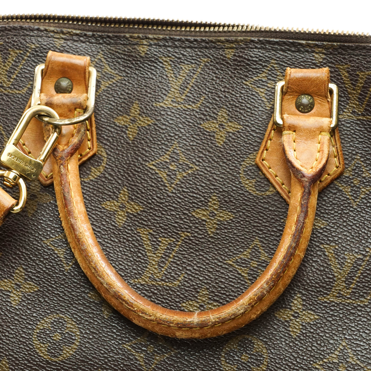 Louis Vuitton Alma Handbag - photo 9