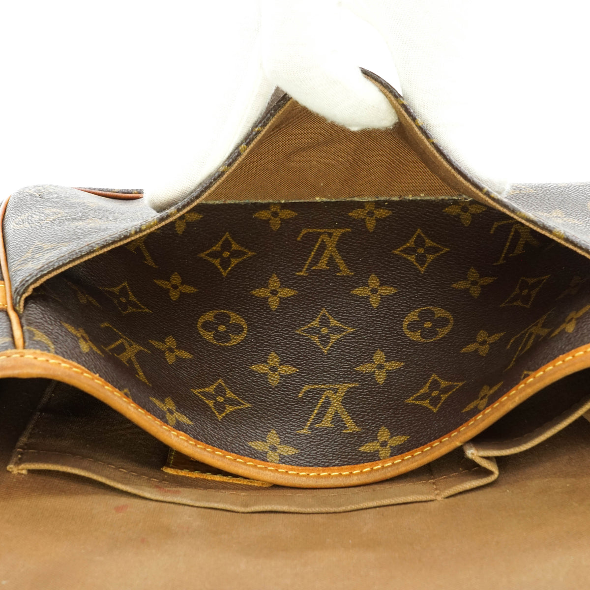 Louis Vuitton Sologne Crossbody Bag - image 10