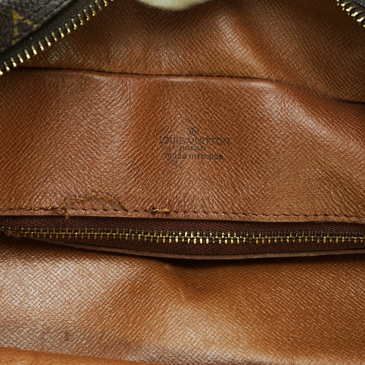 Louis Vuitton Nile Gm Crossbody Bag - image 10