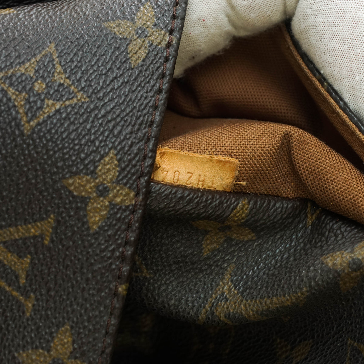 Louis Vuitton Totally Mm Tote Bag - photo 11