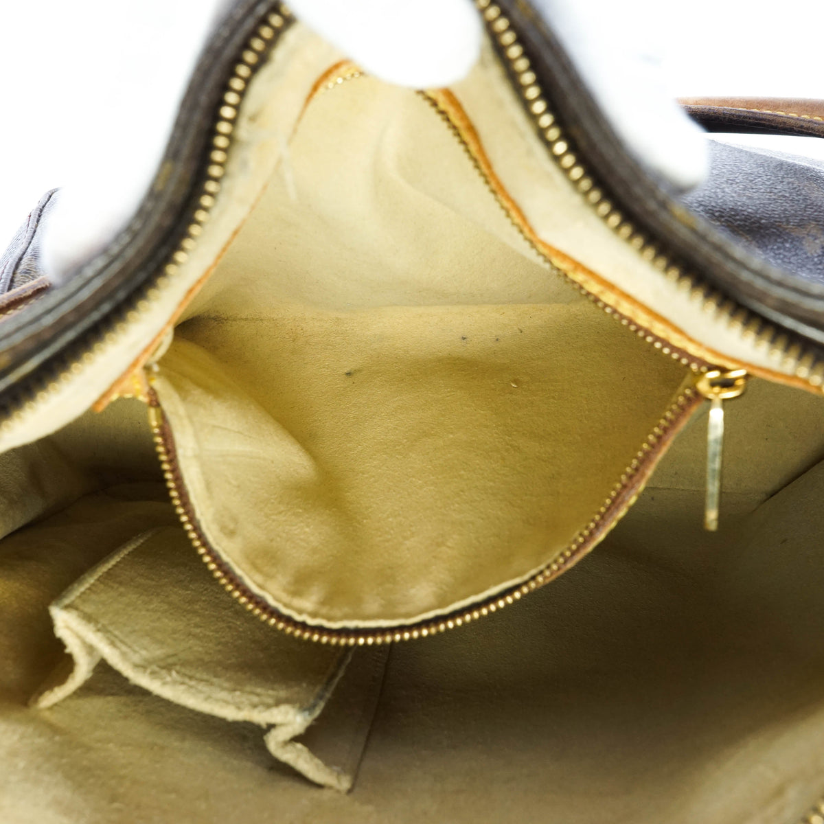 Louis Vuitton Looping Gm Shoulder - photo 11