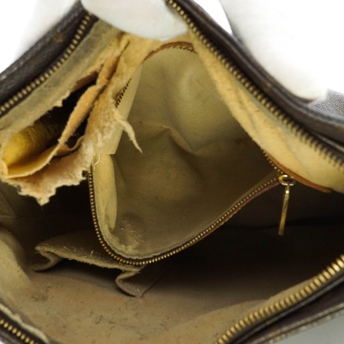 Louis Vuitton Looping Gm Shoulder - photo 11