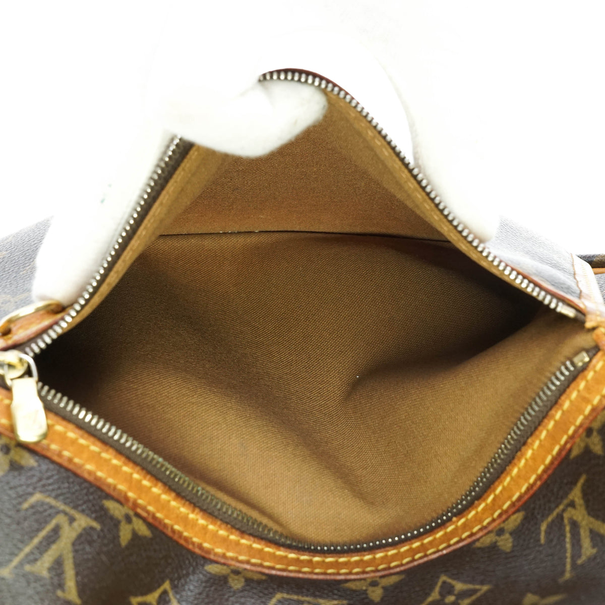 Louis Vuitton Bosphore Messenger - photo 12