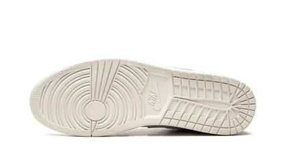 Air Jordan 1 Low "Paris" - image 5