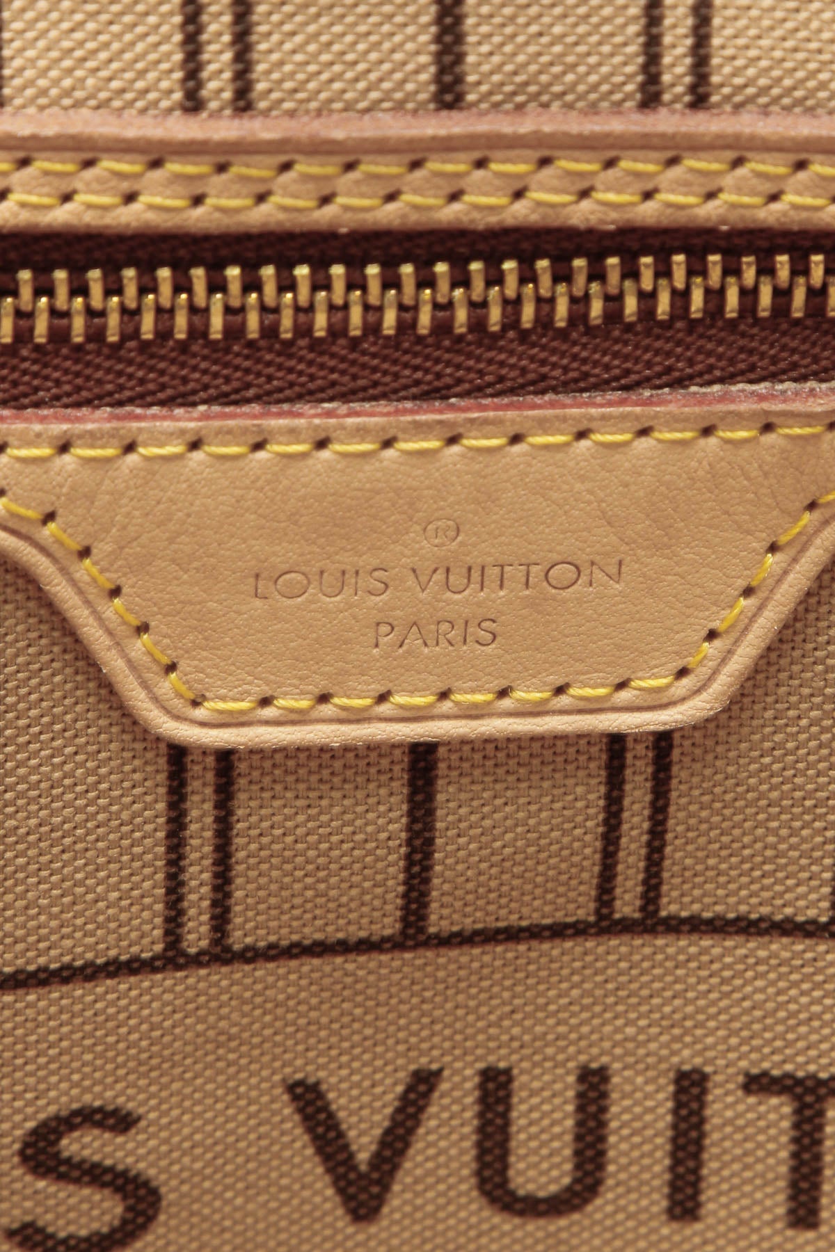Neverfull MM Tote Bag - Monogram - image 11