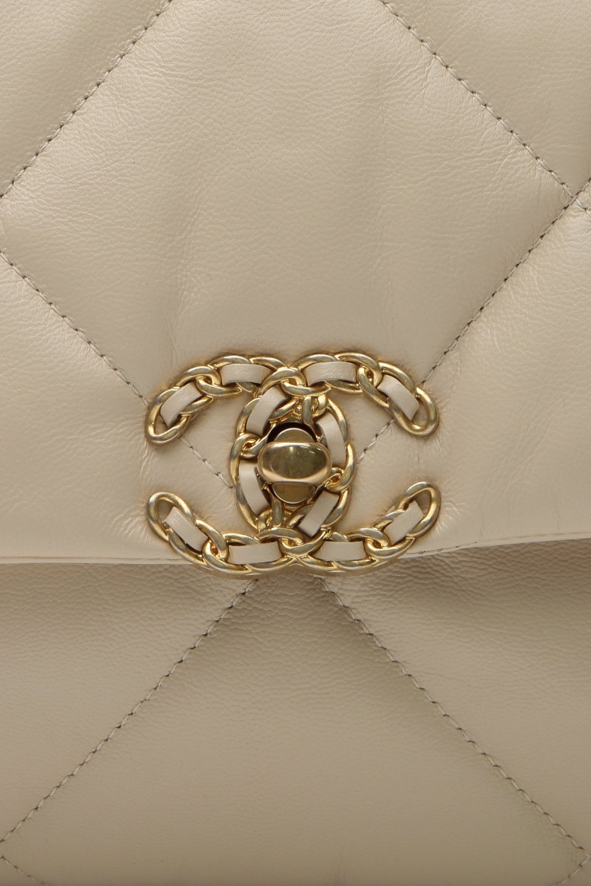 Chanel Quilted Chanel 19 Flap Bag - Beige - photo 7