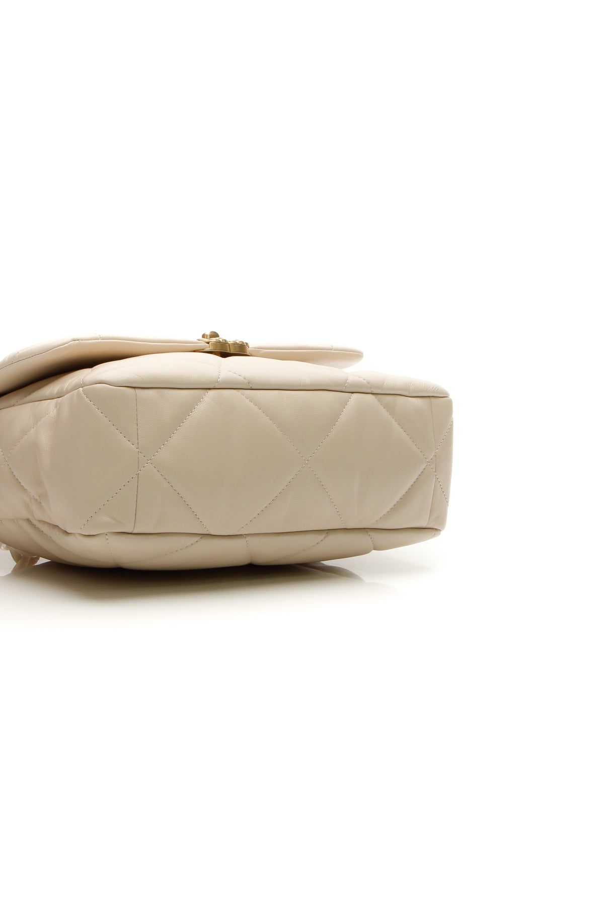 Chanel Quilted Chanel 19 Flap Bag - Beige - photo 4