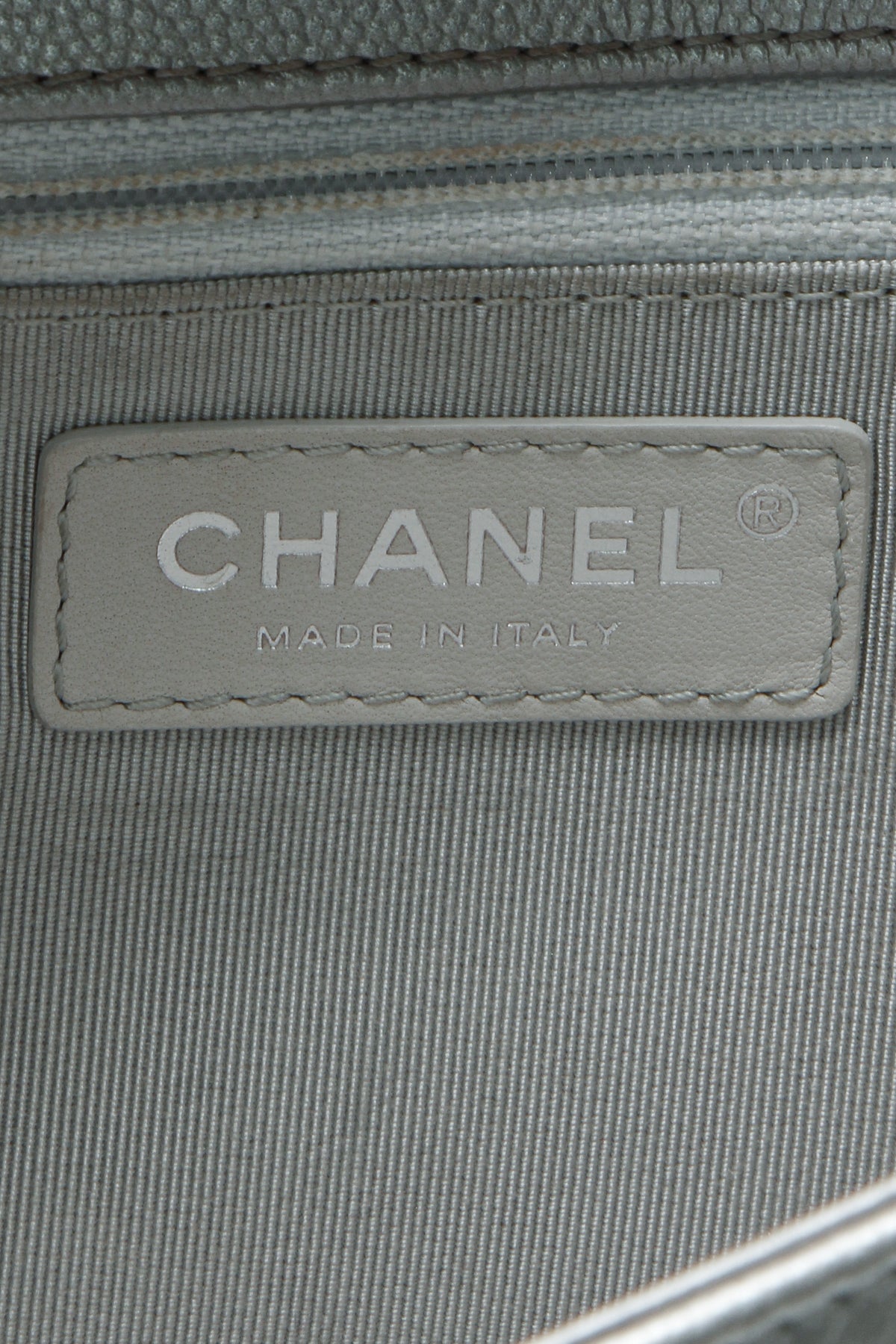 Chanel Chevron New Medium Boy Bag - Metallic Silver - photo 9
