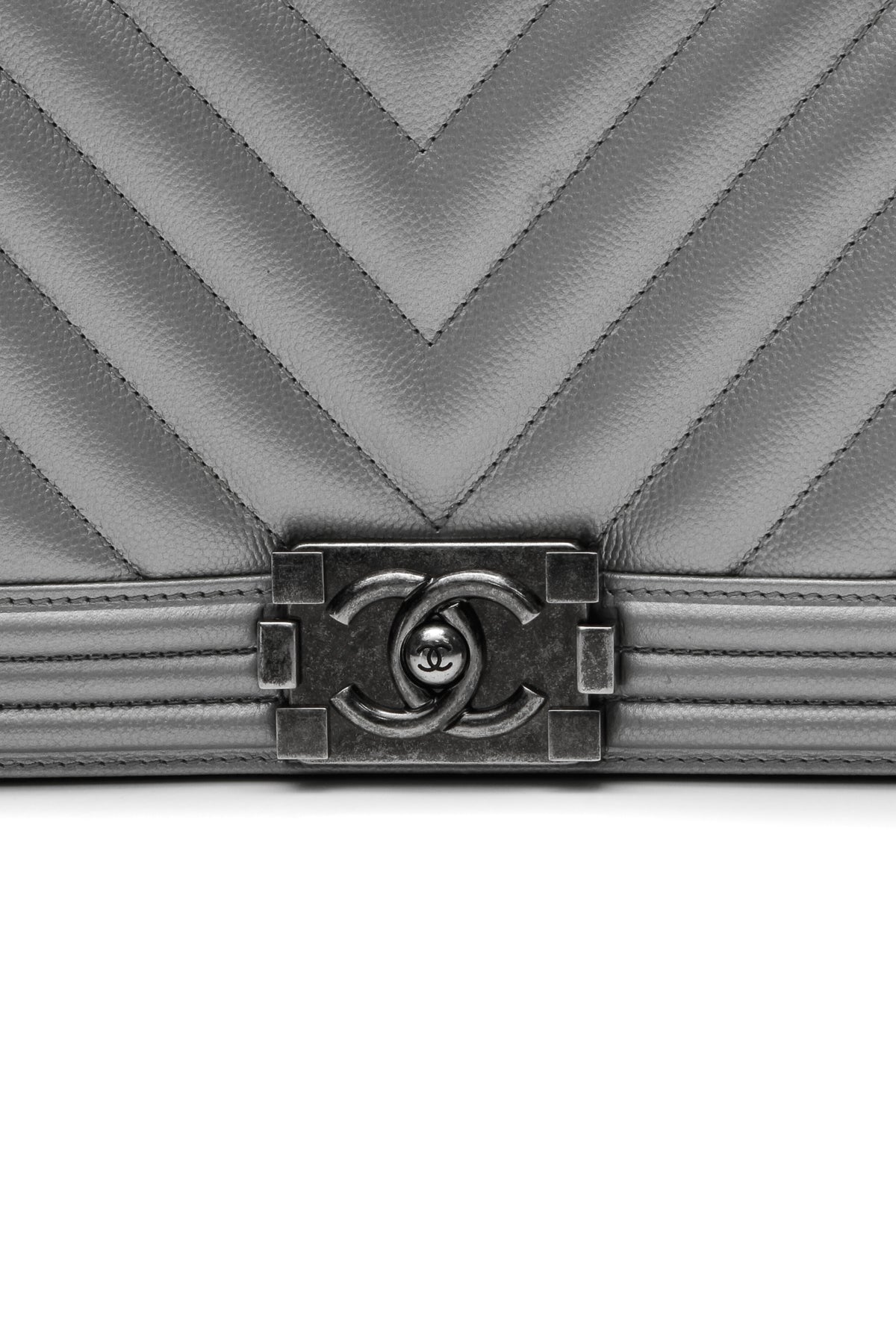 Chanel Chevron New Medium Boy Bag - Metallic Silver - photo 7