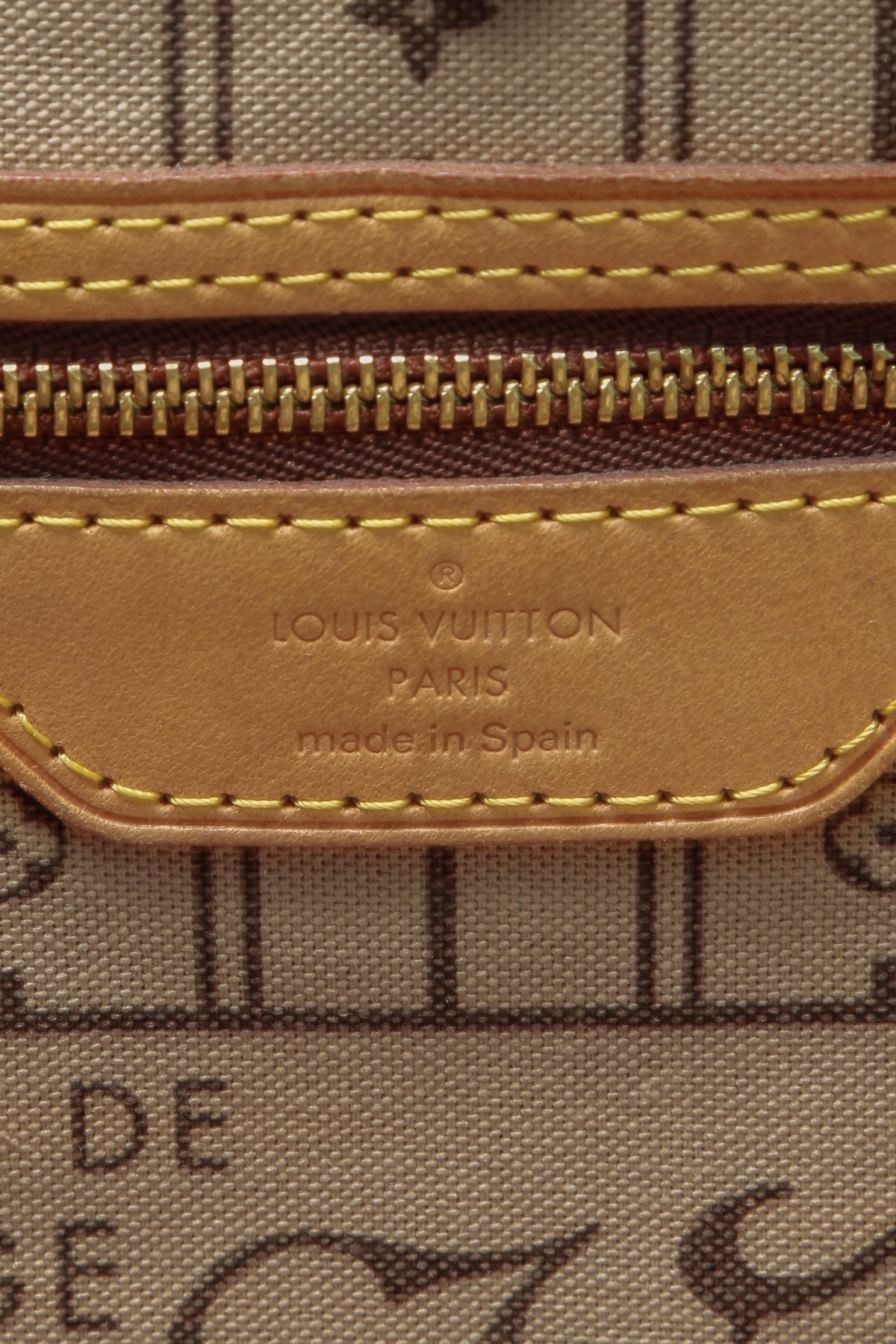 Neverfull MM Tote Bag - Monogram - image 8