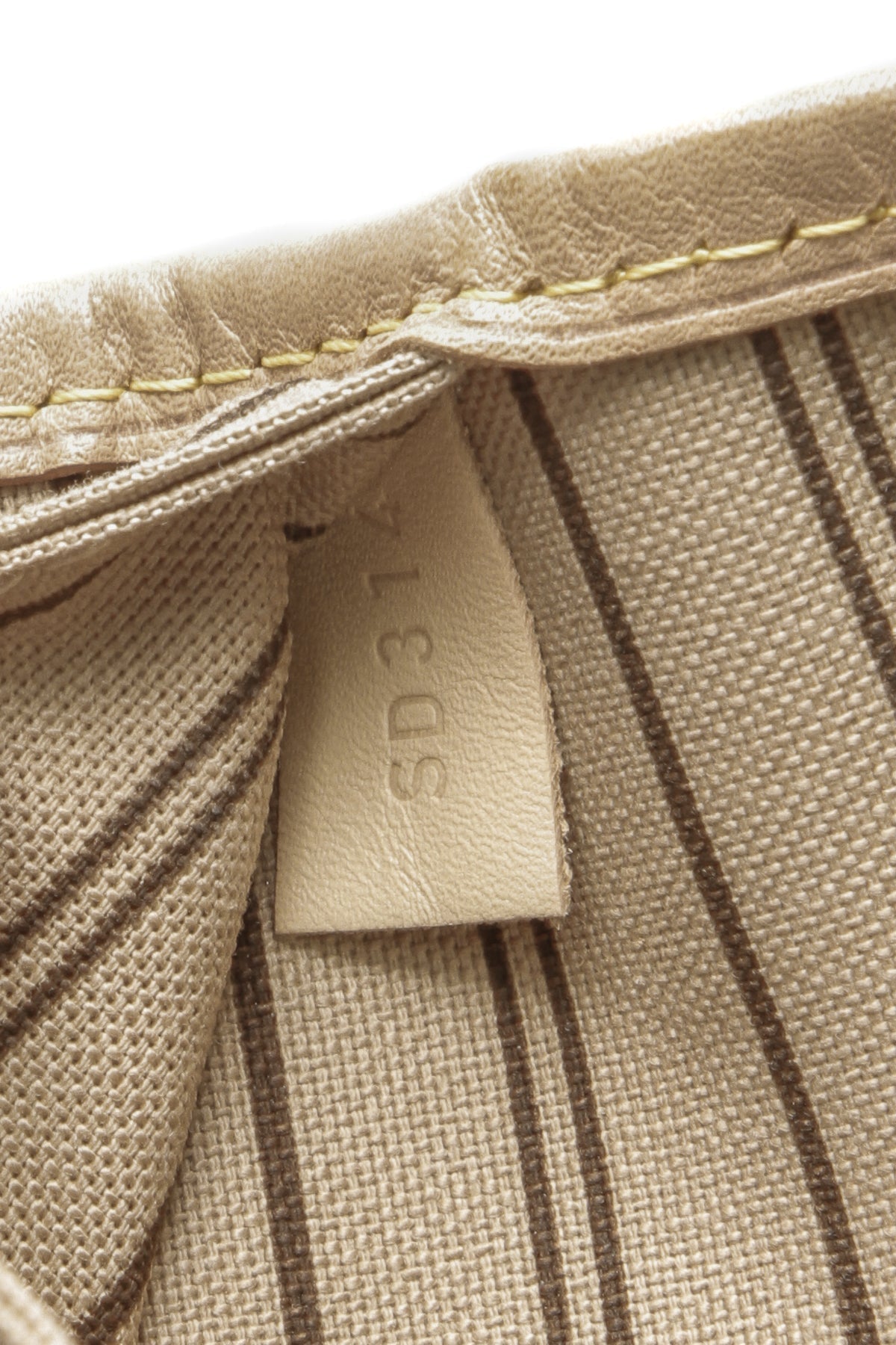 Neverfull MM Tote Bag - Monogram - image 9