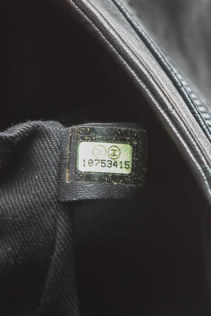Diamond Stitch Large Messenger Bag - Black - image 9