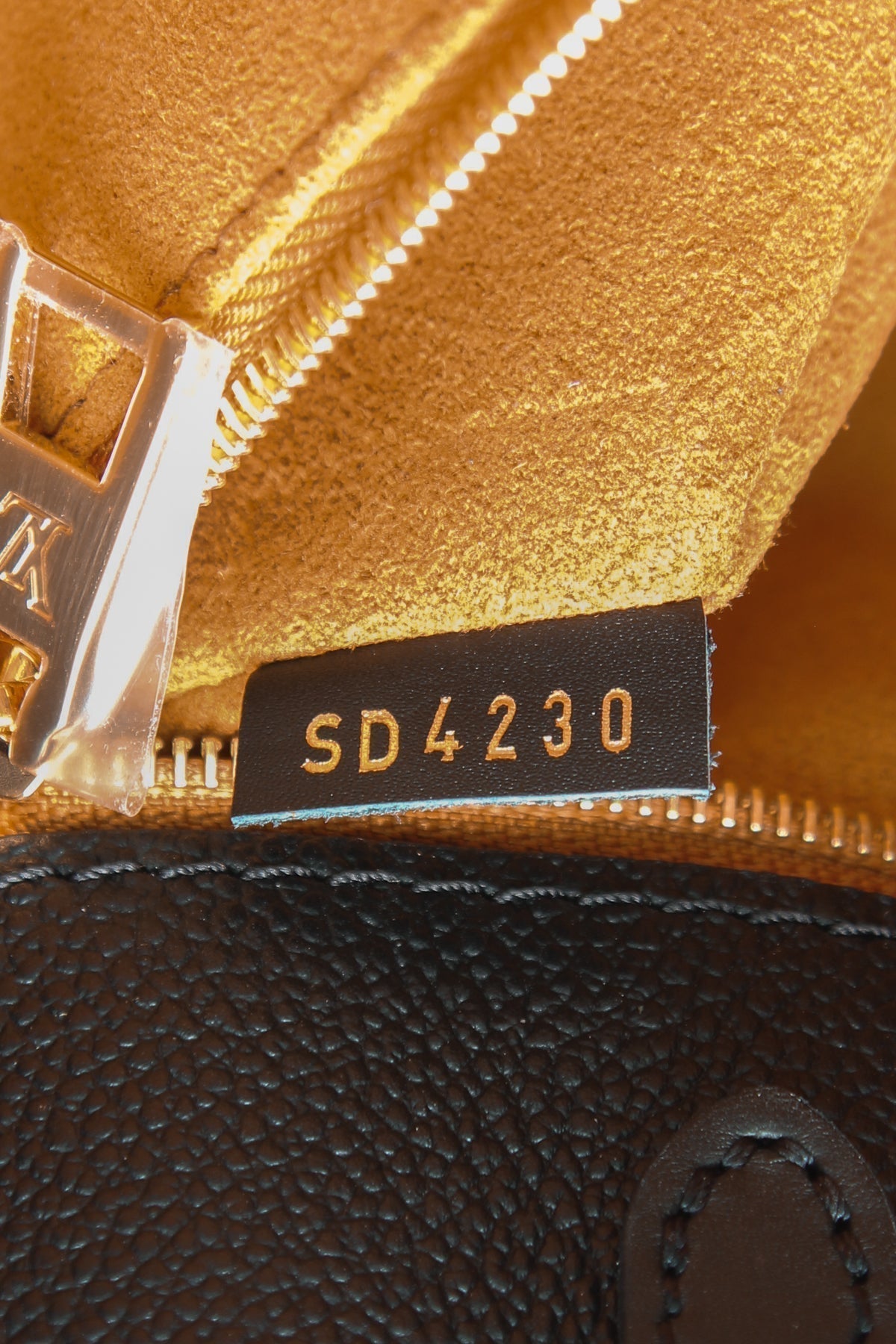 Louis Vuitton Empreinte OnTheGo GM Tote Bag - Black - photo 10