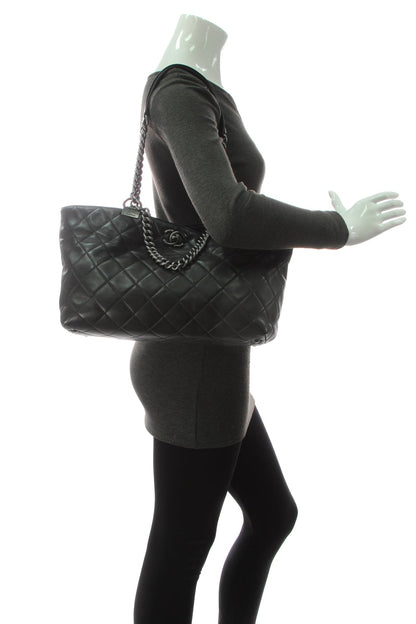Two-Way Chain Tote Bag - Black - image 2
