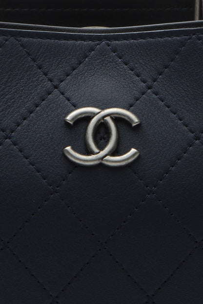 Chanel Bi-Color Medium Shopping Bag - Navy/Black - photo 4