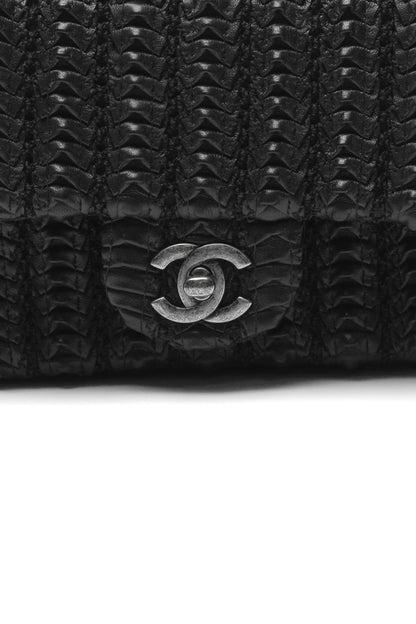 Chanel Crochet Small Flap Bag - Black - photo 7